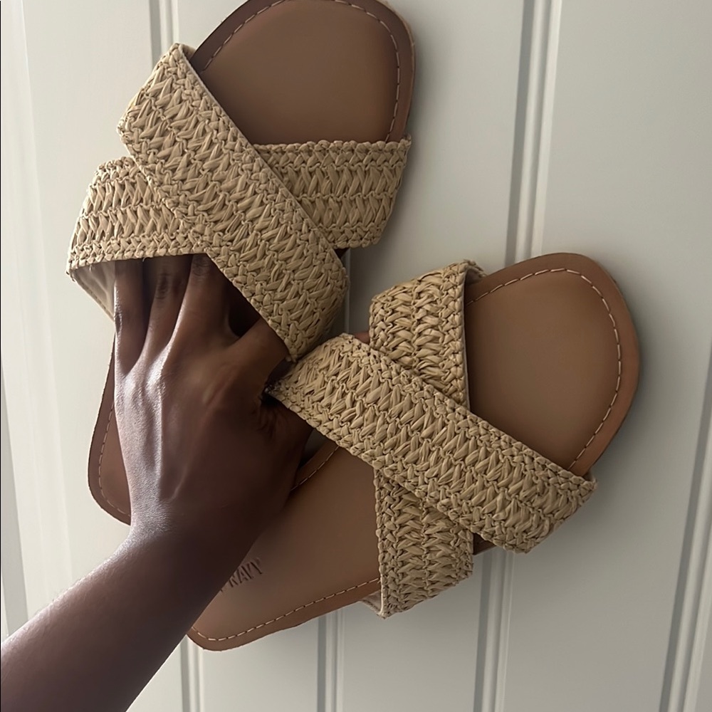 Old Navy Raffia Tan Sandals